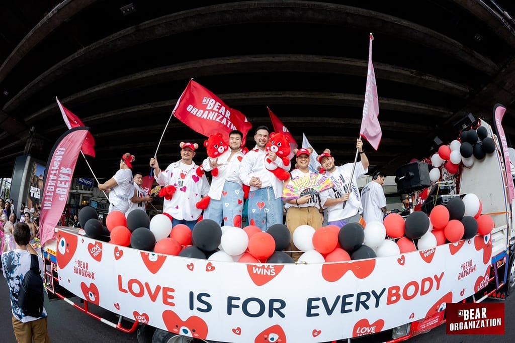 สีลมจัดใหญ่ Bangkok Songkran Parade 2025 แลนด์มาร์กชาว LGBTQIA+